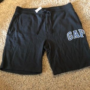 Men’s Gap Logo Shorts